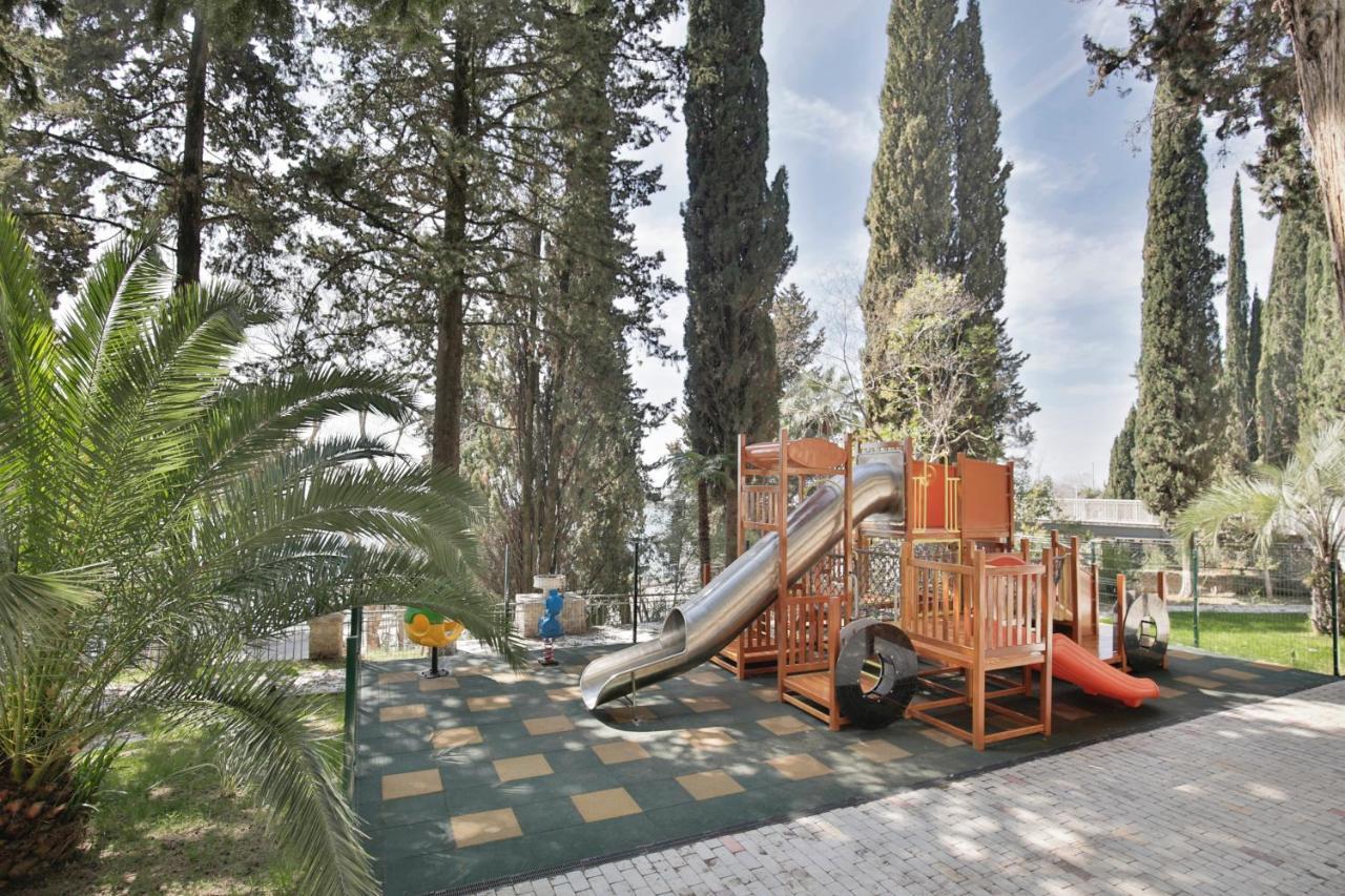 Garden Resort Gagra Luaran gambar