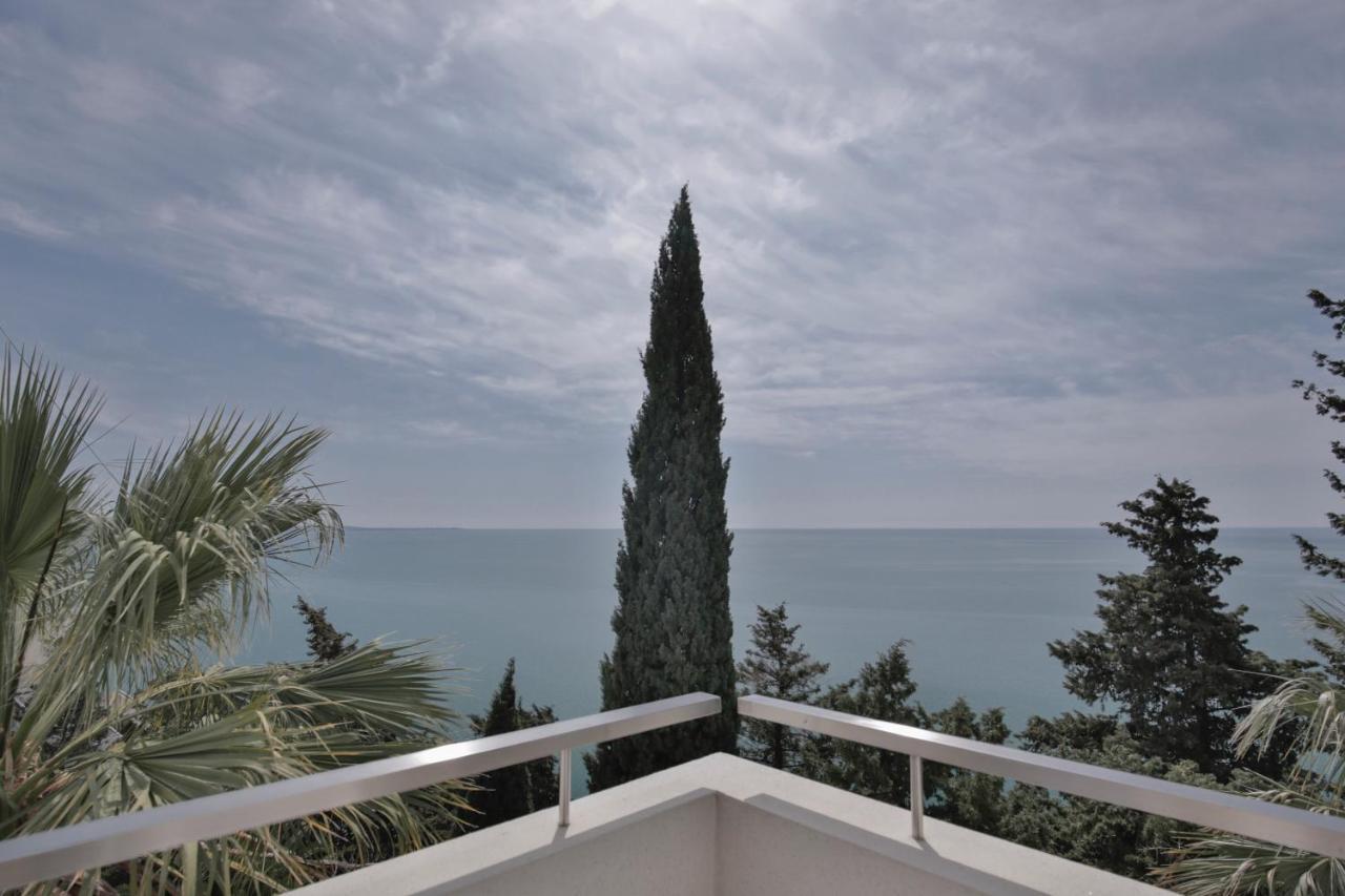 Garden Resort Gagra Luaran gambar